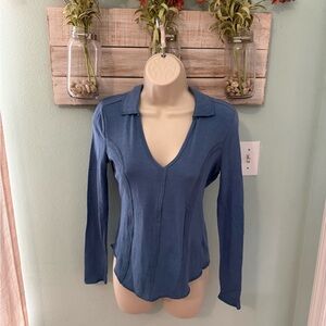 Elegant Blue Long Sleeve V-Neck Top